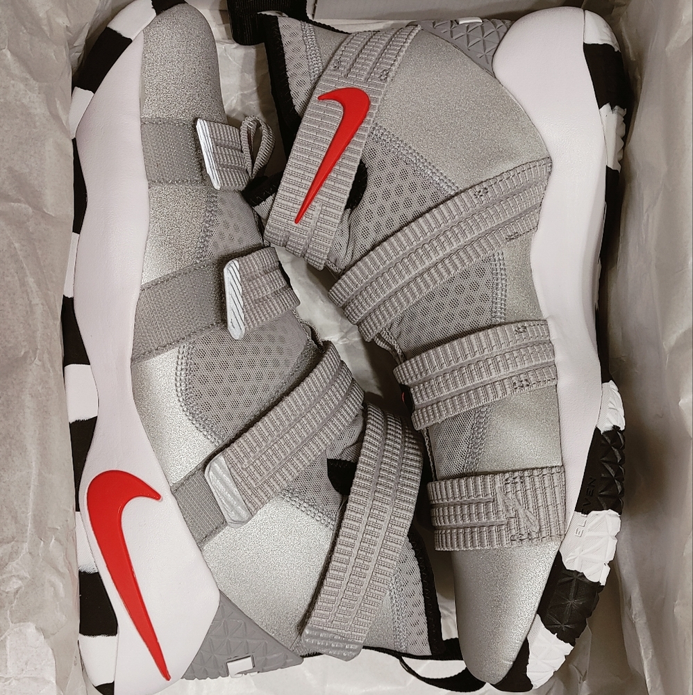Lebron Soldier XI SFG